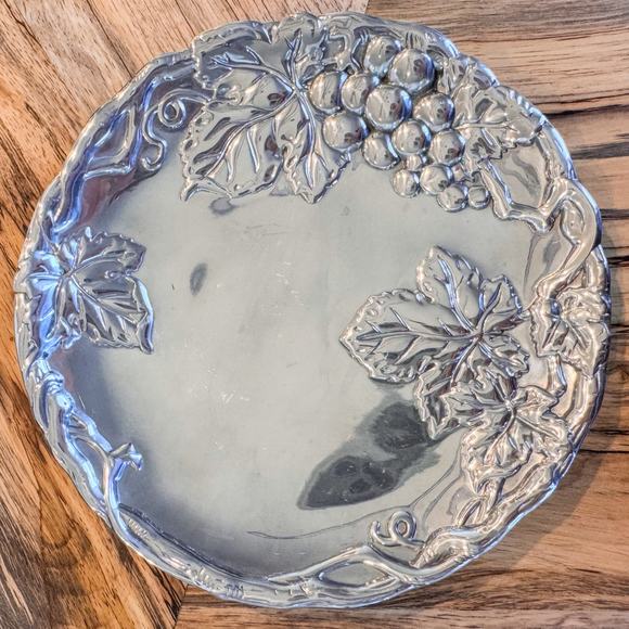 Vintage 2000 Arthur Court Designs-Vine & Grape Bunches-Aluminum Plate/Platter-8” - Picture 1 of 9